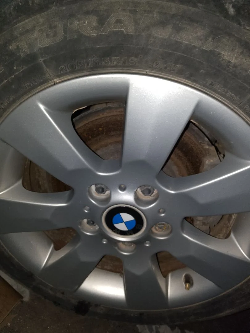 Foto de LLANTA BMW SERIE 3 COMPACTO (E46) 2.0 16V Diesel CAT (150 CV / 110 KW)