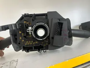 Foto de MANDO MULTIFUNCION FIAT STRADA (278) 1.7 Turbodiesel (69 CV / 51 KW) referencia OEM 735337940 foto 3