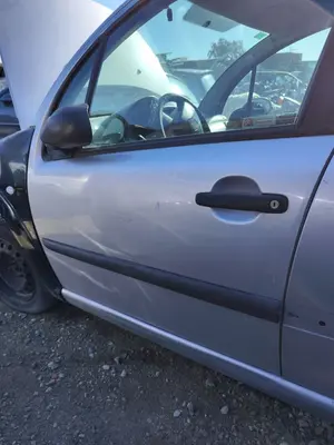 Foto de PUERTA DELANTERA IZQUIERDA CITROEN C3 1.4  (73 CV / 54 KW)