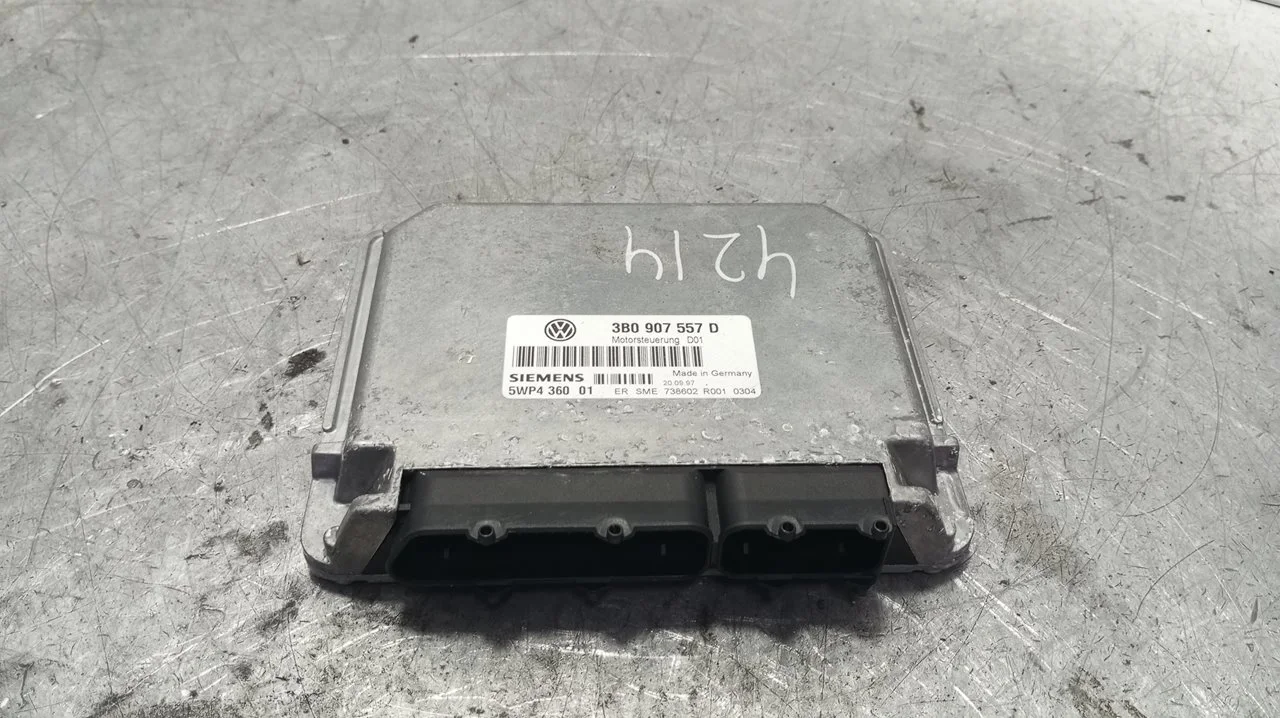 Foto de CENTRALITA MOTOR UCE VOLKSWAGEN PASSAT BERLINA (3B2) 1.6 (101 CV / 74 KW) referencia 3B0907557D