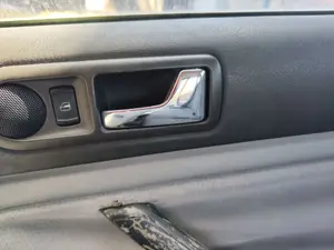 Foto de MANETA INTERIOR TRASERA DERECHA VOLKSWAGEN PASSAT BERLINA (3B2) 1.9 TDI (116 CV / 85 KW) referencia 3B0839114BGB41