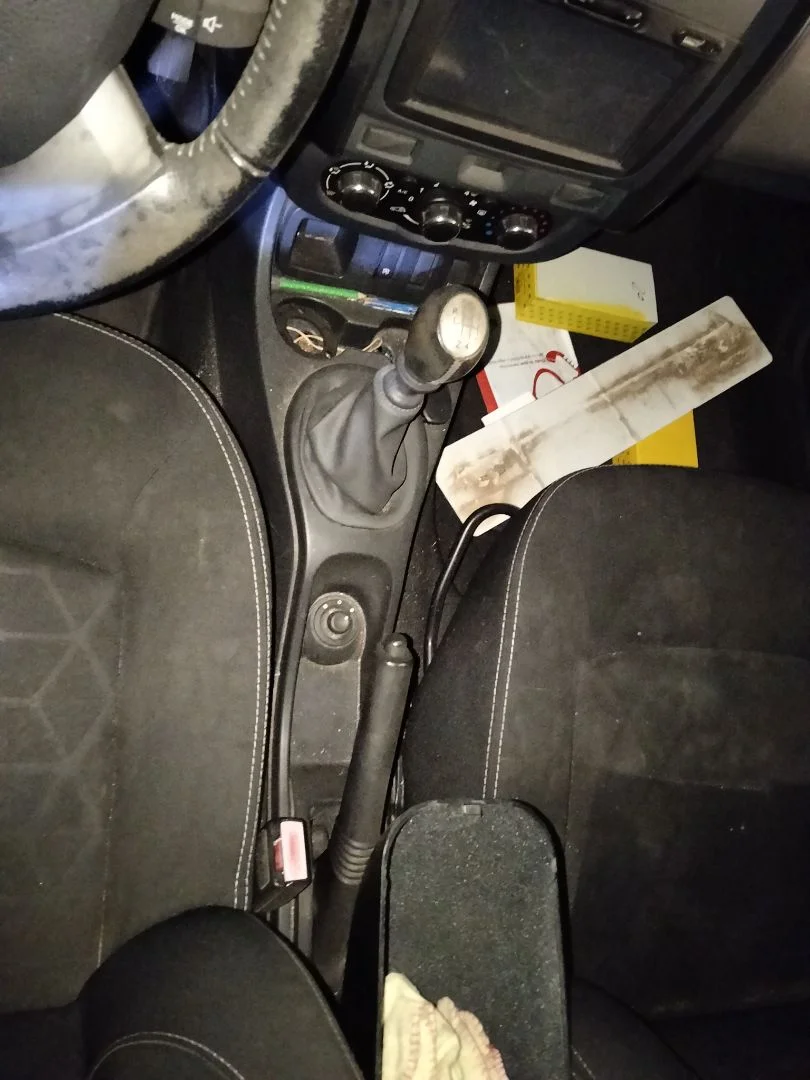 Foto de CONSOLA CENTRAL DACIA DUSTER I 1.2 16V TCE CAT (125 CV / 92 KW)