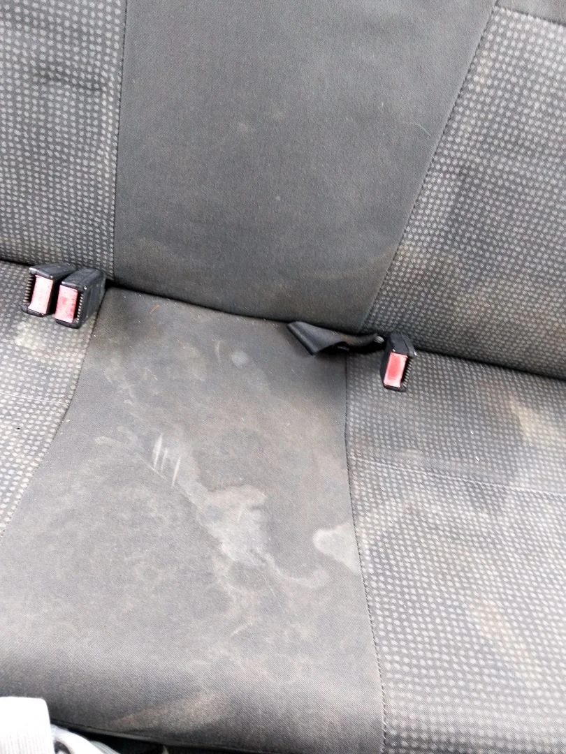 Foto de ENGANCHE CINTURON TRASERO CENTRAL OPEL CORSA C 1.2 16V CAT (Z 12 XE / LW4) (75 CV / 55 KW)