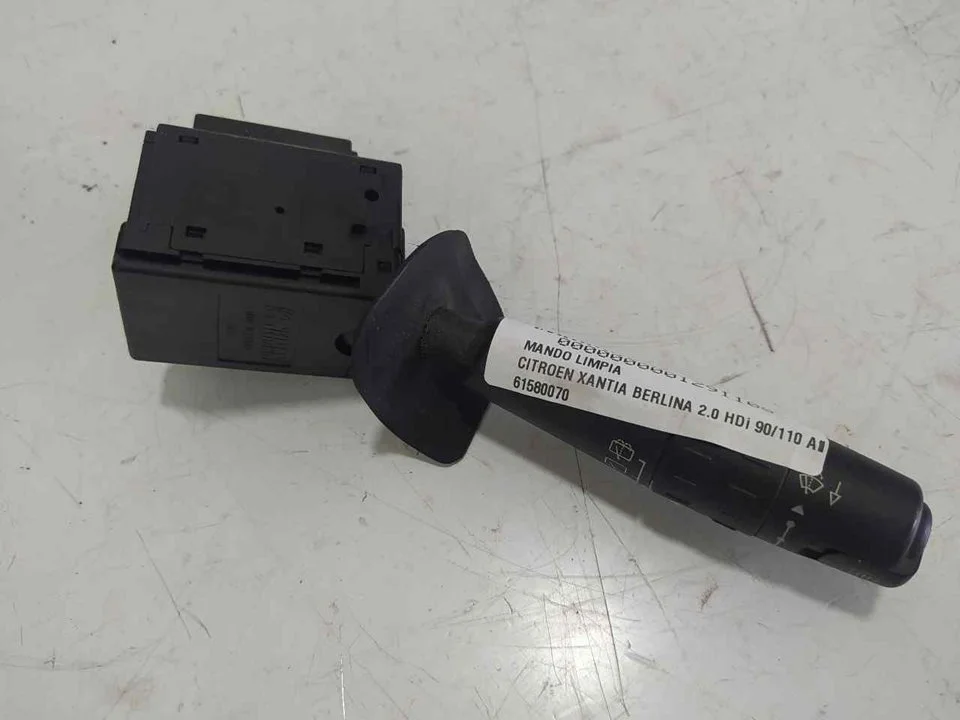 Foto de MANDO LIMPIA CITROEN XANTIA BERLINA 2.0 HDi CAT (RHY / DW10TD) (90 CV / 66 KW) referencia 61580070