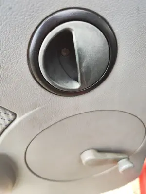 Foto de MANETA INTERIOR TRASERA IZQUIERDA CHEVROLET KALOS 1.2 CAT (72 CV / 53 KW)