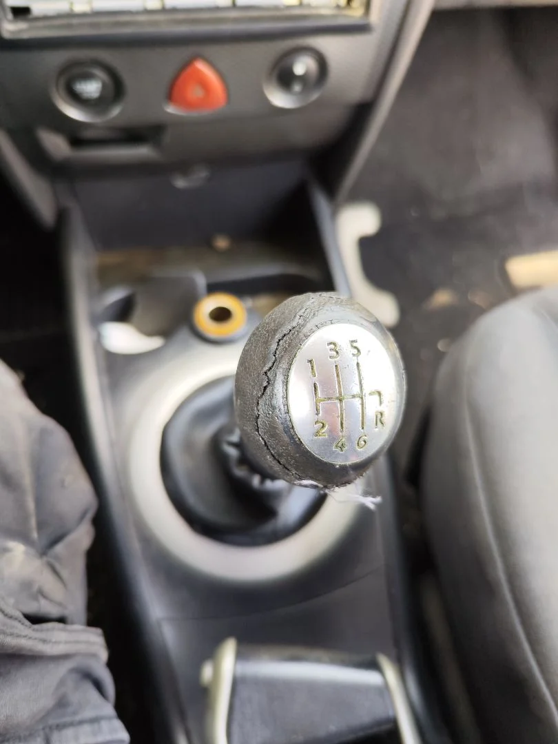 Foto de PALANCA CAMBIO RENAULT MEGANE II BERLINA 3P 1.9 dCi Diesel (120 CV / 88 KW)