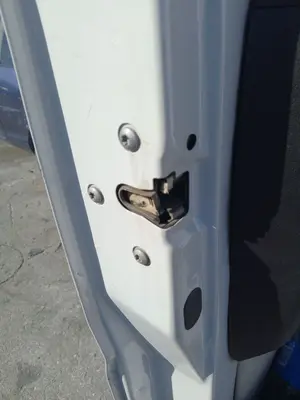 Foto de CERRADURA PUERTA DELANTERA IZQUIERDA FIAT DUCATO 3 MAXI FURGÓN TS 35 (295) 2.3 JTD CAT (148 CV / 109 KW)