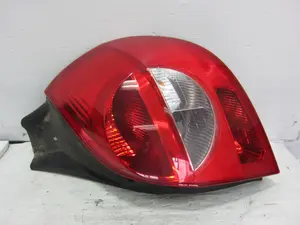 Foto de PILOTO TRASERO DERECHO RENAULT CLIO III 1.5 dCi Diesel CAT (86 CV / 63 KW) referencia 8200459960 foto 1