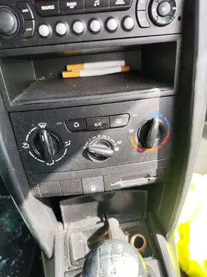Foto de MANDO CALEFACCION / AIRE ACONDICIONADO PEUGEOT 207 1.6 16V HDi (90 CV / 66 KW)