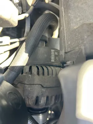 Foto de ALTERNADOR BMW SERIE 5 TOURING (E39) 2.0 24V (150 CV / 110 KW) foto 2
