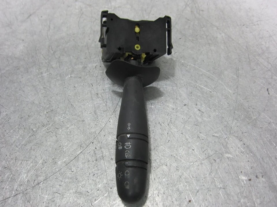 Foto de MANDO INTERMITENTES RENAULT LAGUNA II (BG0) 1.9 dCi Diesel (120 CV / 88 KW) referencia 8200012244