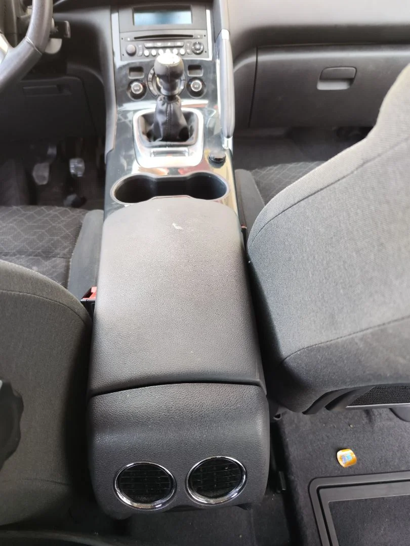 Foto de CONSOLA CENTRAL PEUGEOT 3008 1.6 Blue-HDI FAP (120 CV / 88 KW)