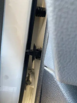 Foto de RETENEDOR PUERTA PEUGEOT EXPERT FURGÓN