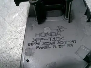 Foto de MANDO ELEVALUNAS TRASERO DERECHO HONDA CR-V (RD8) 2.0 VTEC CAT (150 CV / 110 KW) referencia 83711SCAX foto 3