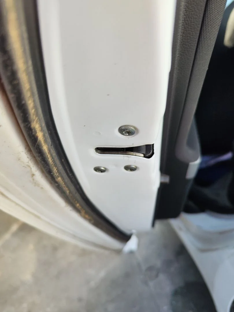 Foto de CERRADURA PUERTA TRASERA IZQUIERDA KIA CEED (JD) 1.4 CAT (99 CV / 73 KW)