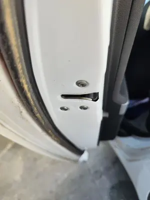 Foto de CERRADURA PUERTA TRASERA IZQUIERDA KIA CEED (JD) 1.4 CAT (99 CV / 73 KW)