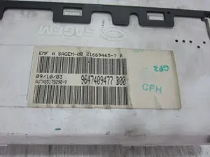 Foto de PANTALLA MULTIFUNCION CITROEN C2 1.4 (73 CV / 54 KW) referencia 9647409477 foto 4