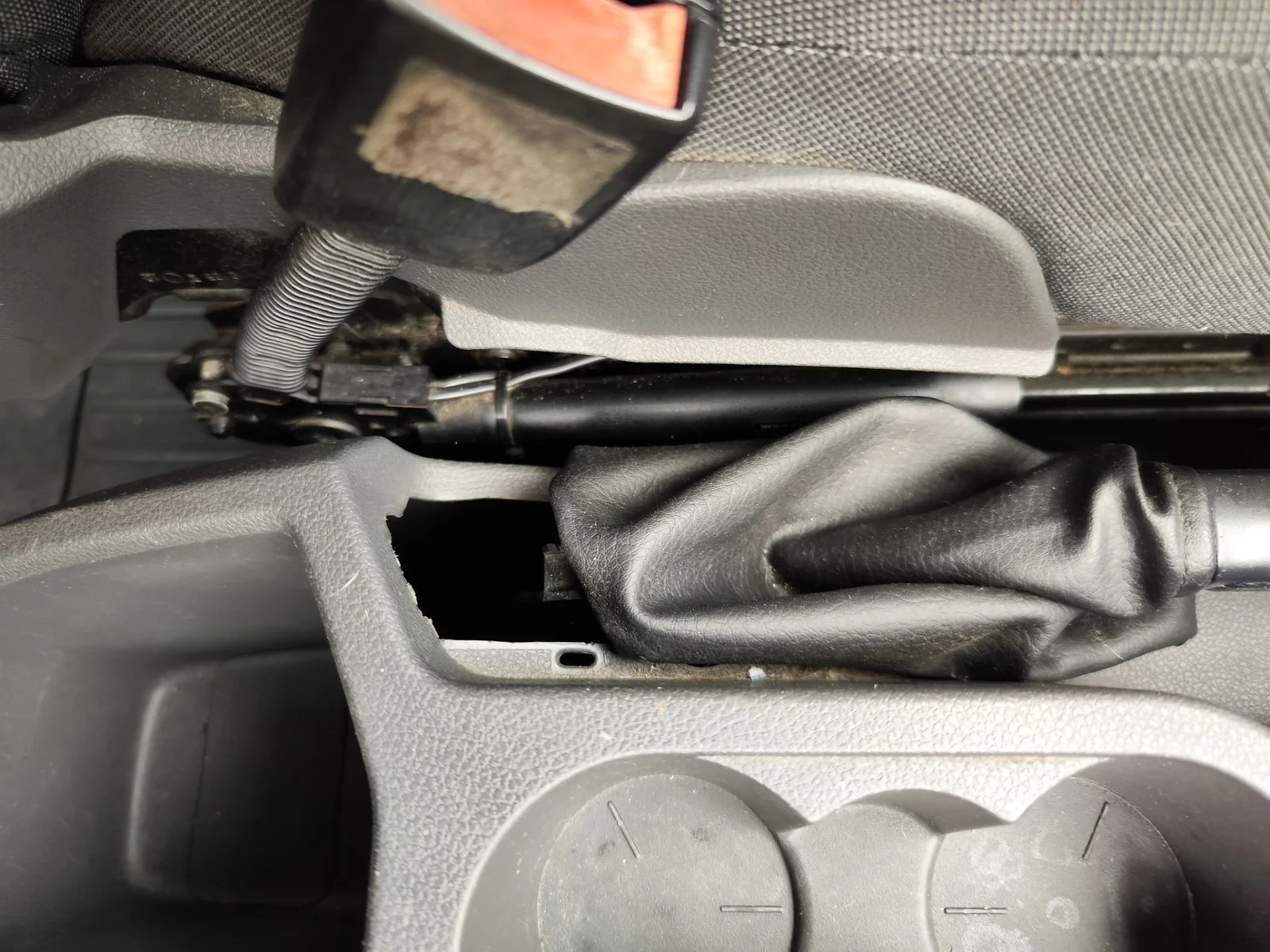 Foto de PRETENSOR AIRBAG IZQUIERDO FORD FOCUS C-MAX (CAP)(2003) 1.6 TDCi CAT (109 CV / 80 KW)