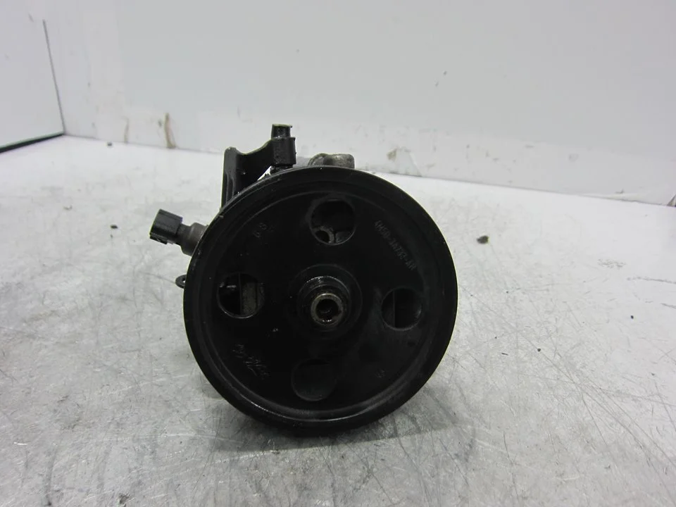 Foto de BOMBA DIRECCION FORD FOCUS BERLINA (CAP) referencia 4M5Q3A733AR