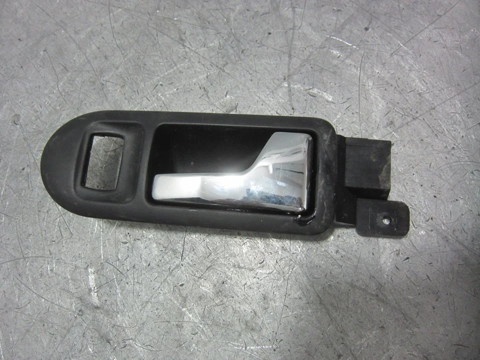Foto de MANETA INTERIOR DELANTERA DERECHA VOLKSWAGEN GOLF IV BERLINA (1J1)(10.1997) 1.6 16V (105 CV / 77 KW) referencia 3B1837114T