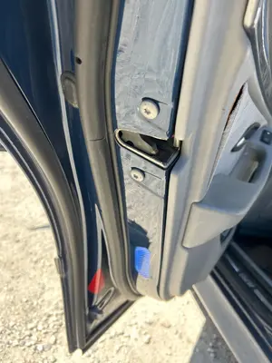 Foto de CERRADURA PUERTA TRASERA IZQUIERDA BMW SERIE 5 TOURING (E39) 2.0 24V (150 CV / 110 KW)
