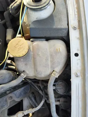 Foto de DEPOSITO EXPANSION OPEL VECTRA B BERLINA 2.0 DTI (101 CV / 74 KW) referencia 90542960