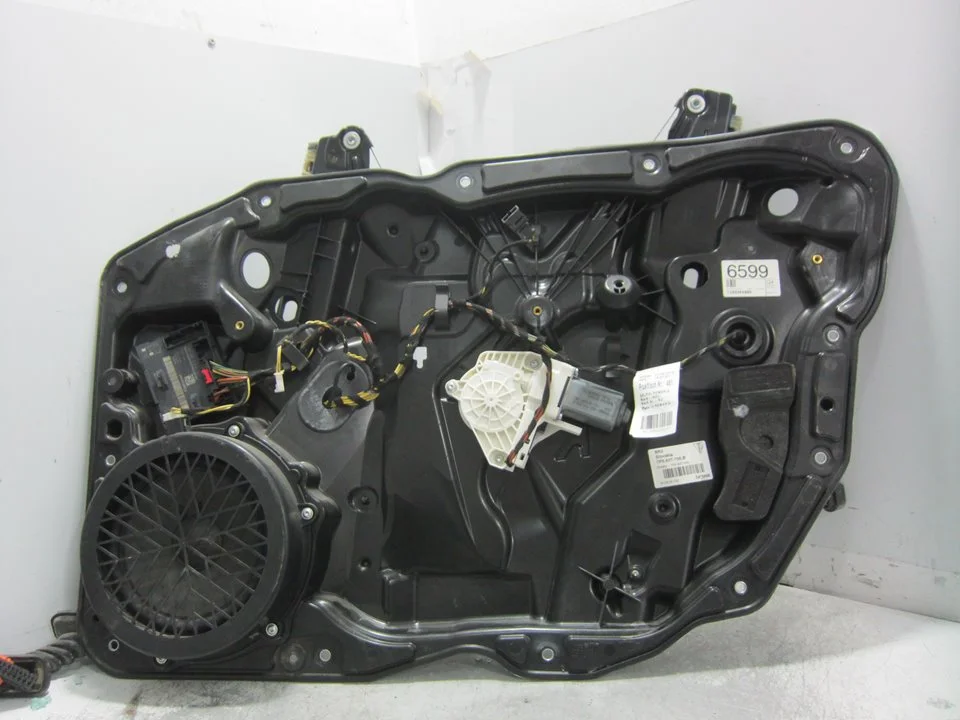 Foto de ELEVALUNAS DELANTERO DERECHO PORSCHE CAYENNE (TIPO 92A) 4.8 V8 CAT (400 CV / 294 KW) referencia 7P5837756B