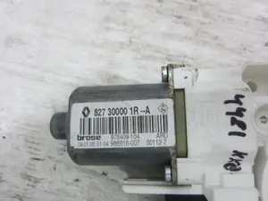 Foto de MOTOR ELEVALUNAS TRASERO DERECHO RENAULT LAGUNA III BERLINA 2.0 dCi Diesel CAT (131 CV / 96 KW) referencia 827300001R foto 4