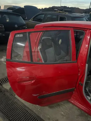 Foto de PUERTA TRASERA DERECHA KIA PICANTO (SA) 1.1 CAT (65 CV / 48 KW) referencia 7700407010