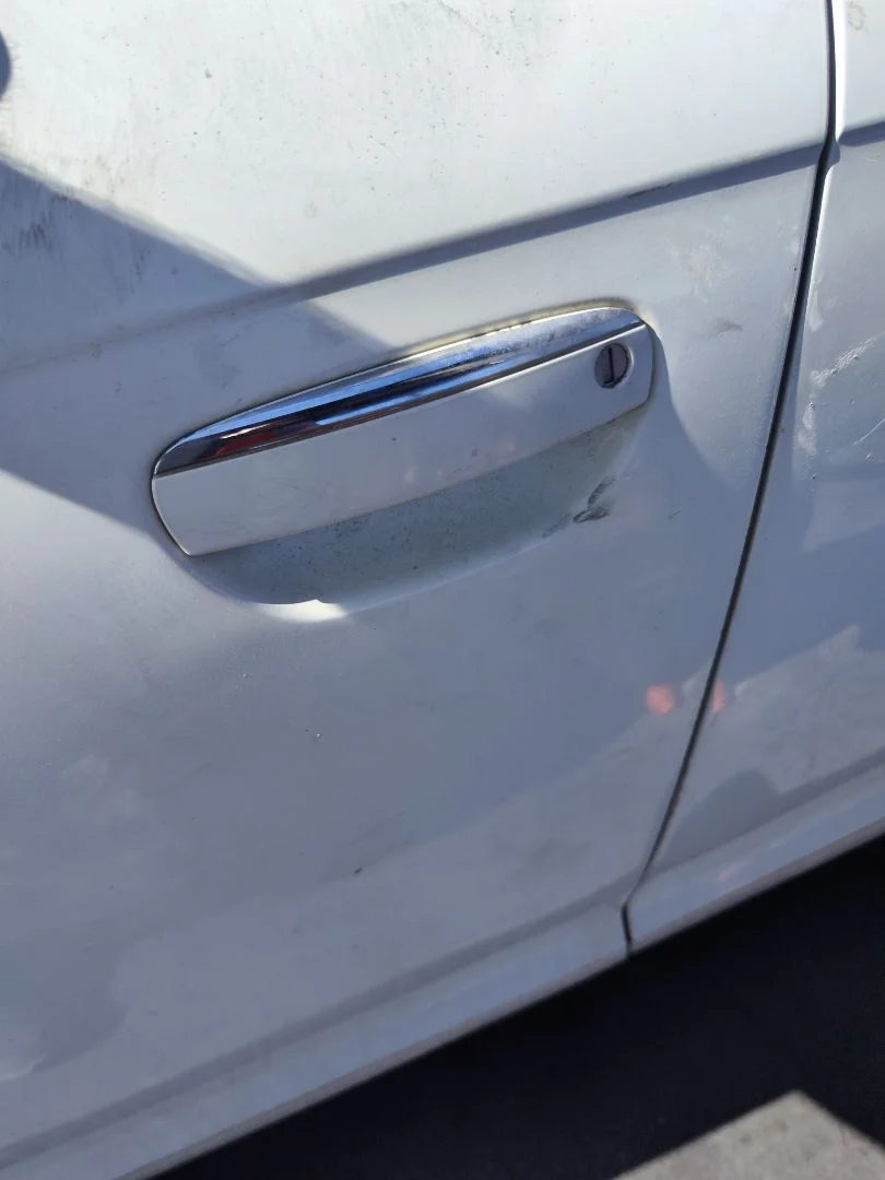 Foto de MANETA EXTERIOR DELANTERA IZQUIERDA AUDI A6 BERLINA (4F2) 2.0 TDI (140 CV / 103 KW) referencia 4F0837207B