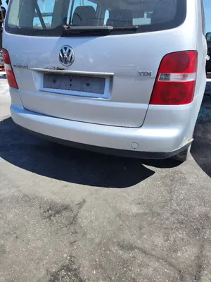 Foto de PARAGOLPES TRASERO VOLKSWAGEN TOURAN (1T1) 1.9 TDI (105 CV / 77 KW) foto 2