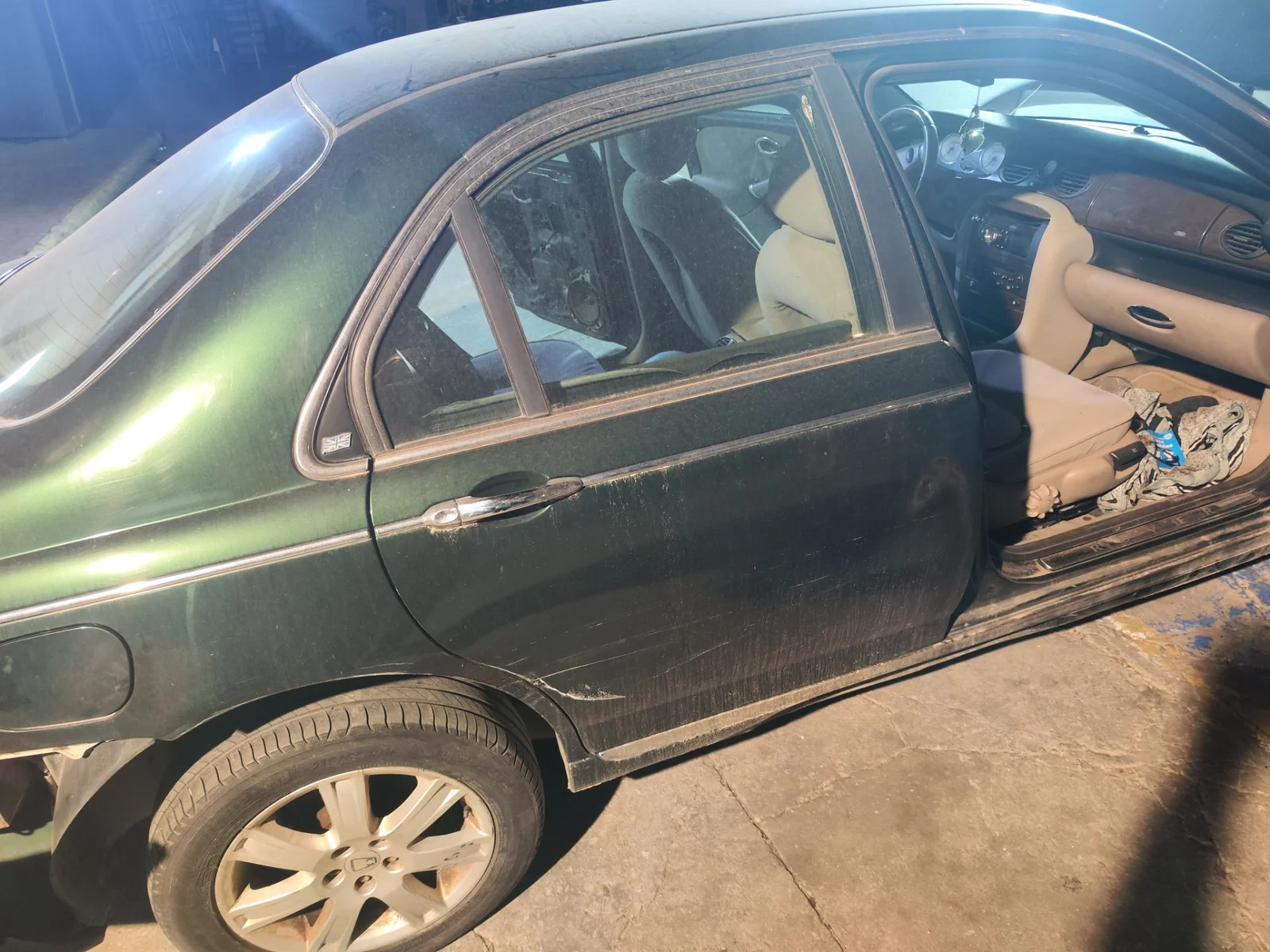 Foto de GOMAS CONTORNO PUERTA MG ROVER ROVER 75 (RJ) 2.0 16V CDT (116 CV / 85 KW) referencia EJN100100LNF