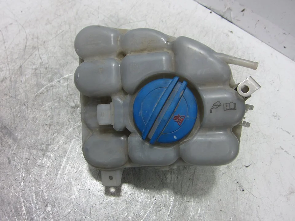 Foto de DEPOSITO EXPANSION PORSCHE CAYENNE (TIPO 92A) referencia 7P0121407B