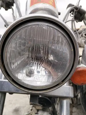 Foto de FARO DELANTERO SUZUKI GZ 125 125 cm3 - 7.5 kW (0 CV / 0 KW)