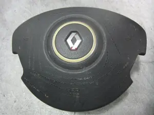 Foto de AIRBAG DELANTERO IZQUIERDO RENAULT CLIO III 1.2  (75 CV / 55 KW) referencia 8200677496