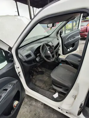 Foto de GOMAS CONTORNO PUERTA FIAT II DOBLÒ (152) 1.6 JTDM 16V CAT (105 CV / 77 KW)