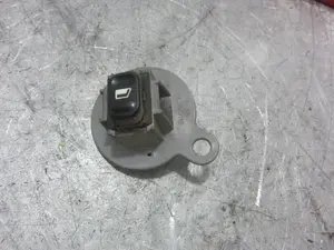 Foto de MANDO ELEVALUNAS TRASERO IZQUIERDO CITROEN XSARA BERLINA 2.0 HDi CAT (RHY / DW10TD) (90 CV / 66 KW) referencia 9638569180