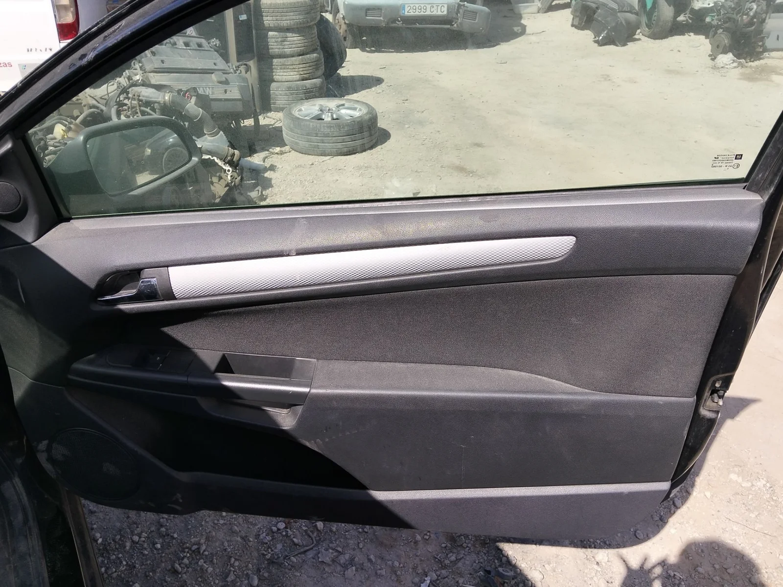 Foto de GUARNECIDO PUERTA DELANTERA DERECHA OPEL ASTRA H GTC 1.7 16V CDTI (125 CV / 92 KW) referencia 13254927