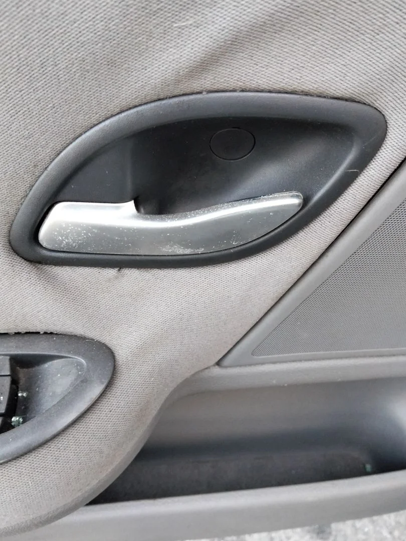 Foto de MANETA INTERIOR TRASERA IZQUIERDA RENAULT LAGUNA II (BG0) 1.9 dCi Diesel CAT (101 CV / 74 KW) referencia 8200000723
