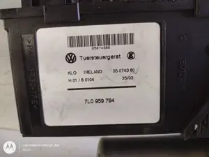 Foto de MOTOR ELEVALUNAS TRASERO DERECHO VOLKSWAGEN TOUAREG (7L6) 2.5 TDI DPF (174 CV / 128 KW) referencia 7L0959794 foto 2