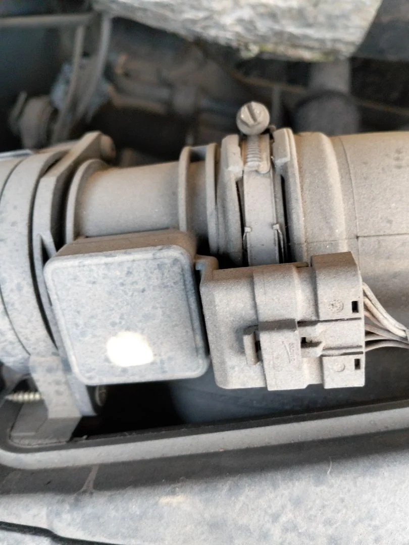 Foto de CAUDALIMETRO RENAULT TRAFIC II COMBI 1.9 Diesel (101 CV / 74 KW)