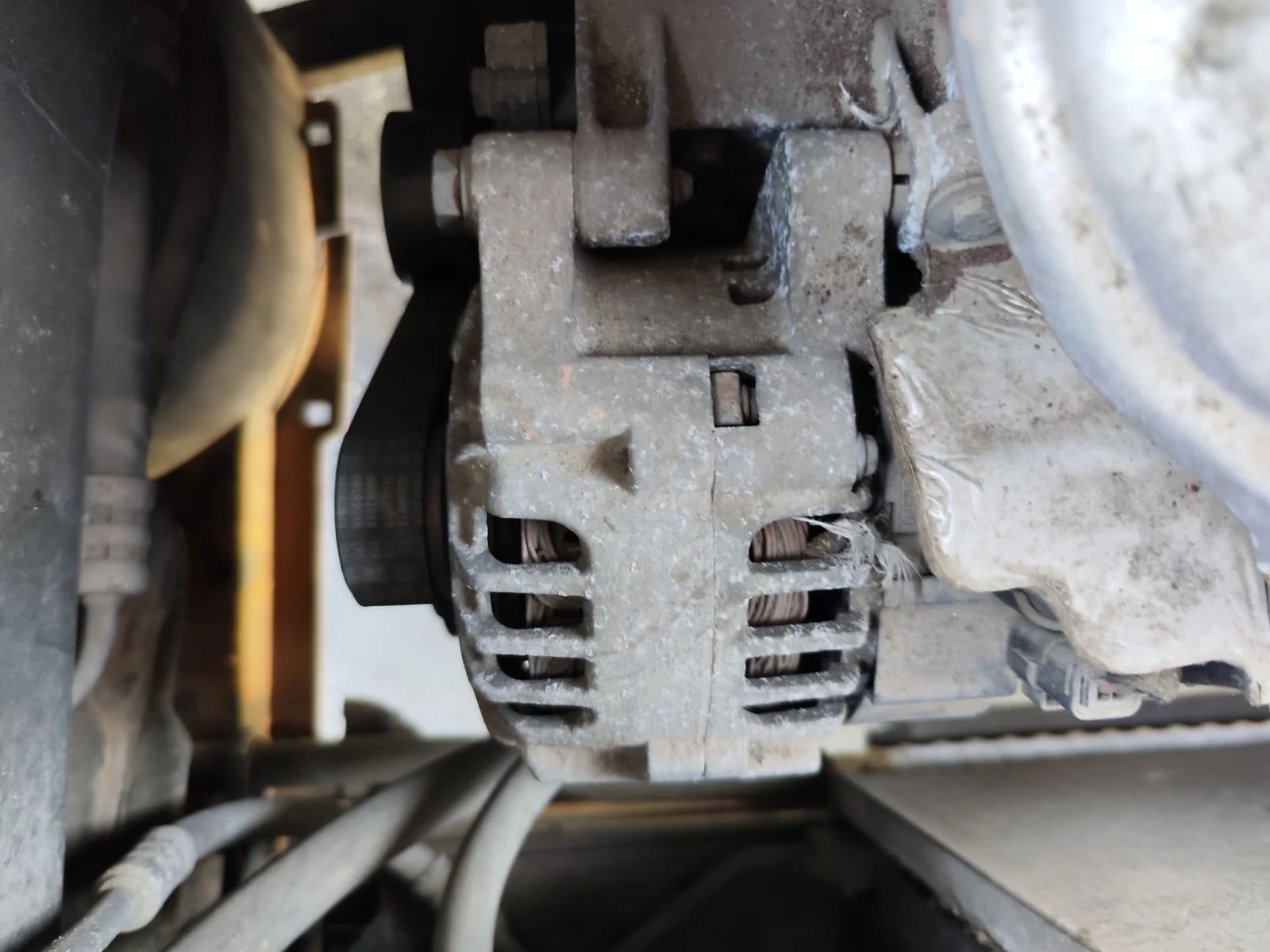 Foto de ALTERNADOR PEUGEOT 307 (S1)(04.2001) 1.6 16V CAT (109 CV / 80 KW) referencia 57056C