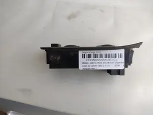 Foto de MANDO ELEVALUNAS DELANTERO IZQUIERDO AUDI A6 AVANT (4B5) 2.5 V6 24V TDI (150 CV / 110 KW) referencia 4B0959851BFKZ foto 3