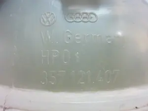 Foto de DEPOSITO EXPANSION VOLKSWAGEN GOLF II (191/193) 1.6 Diesel (CR. JK. JP) (54 CV / 40 KW) referencia 357121407C foto 4