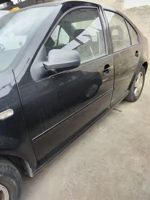 Foto de PUERTA DELANTERA IZQUIERDA VOLKSWAGEN GOLF IV BERLINA (1J1)(10.1997) 1.9 TDI (131 CV / 96 KW) referencia 1J4831055H