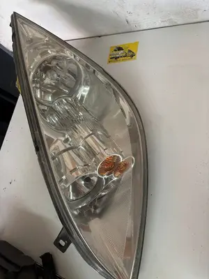 Foto de FARO IZQUIERDO MITSUBISHI COLT CZ3 BERL. 3 (Z30) 1.1 CAT (75 CV / 55 KW) referencia 8301A283 foto 4