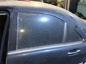 Foto de LUNA TRASERA IZQUIERDA MERCEDES-BENZ CLASE S (BM 220) BERLINA