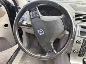 Foto de VOLANTE VOLVO V50 FAMILIAR 2.0 Diesel CAT (136 CV / 100 KW) referencia 8687459 foto 3