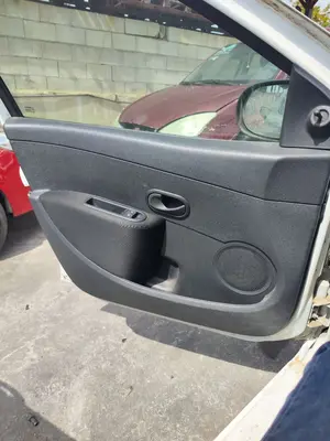 Foto de GUARNECIDO PUERTA DELANTERA IZQUIERDA RENAULT CLIO III 1.2 16V (75 CV / 55 KW)