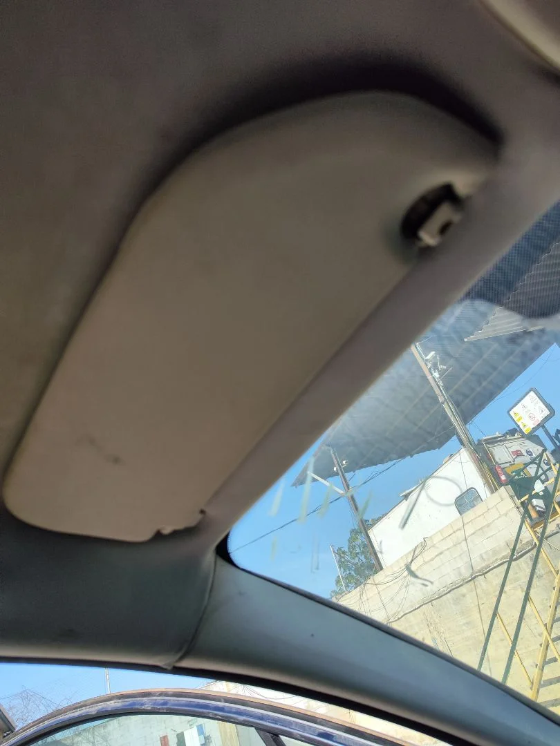 Foto de PARASOL IZQUIERDO CITROEN C4 COUPE 1.4 16V (88 CV / 65 KW)